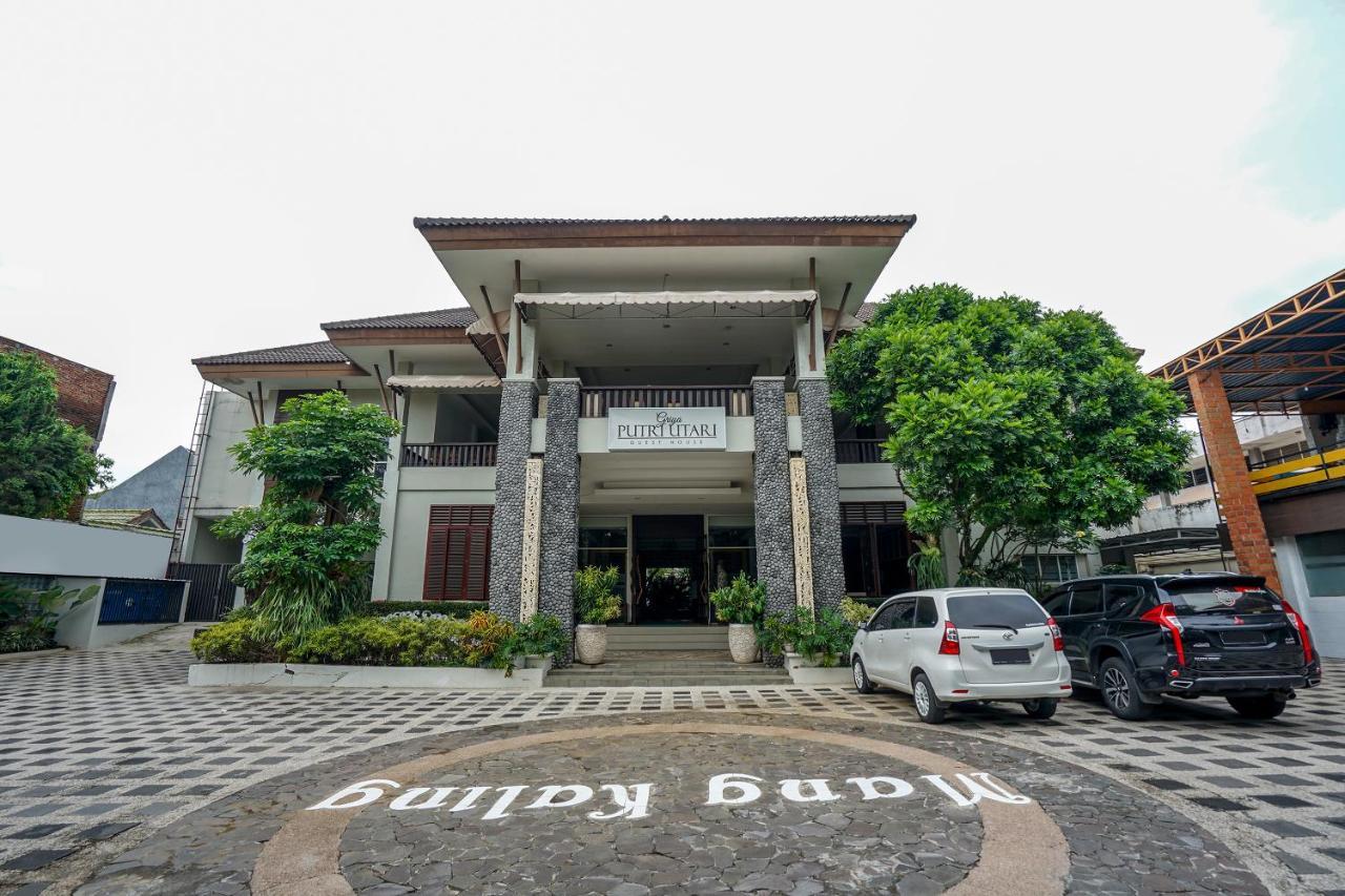 Oyo 282 Putri Utari Residence Malang Eksteriør billede