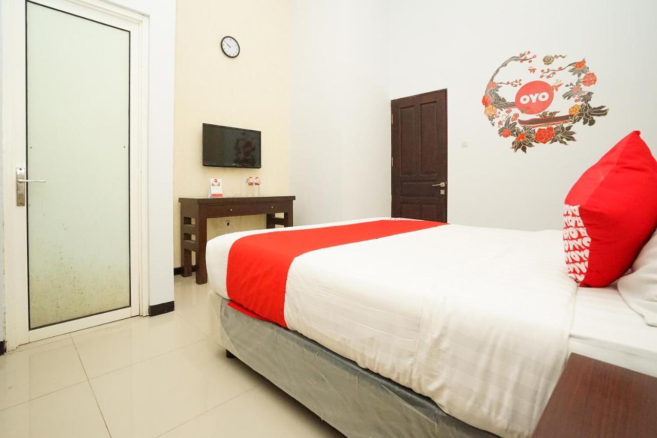 Oyo 282 Putri Utari Residence Malang Eksteriør billede